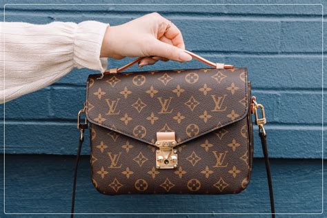 kuferek louis vuitton oryginal|counterfeit louis vuitton bag.